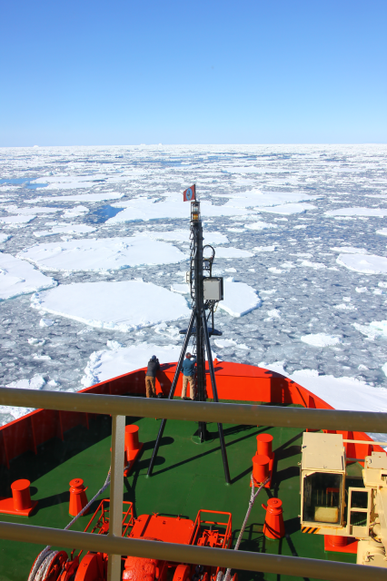 boat view ice antarctica