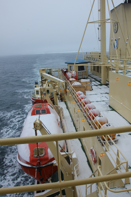 boat view ice antarctica